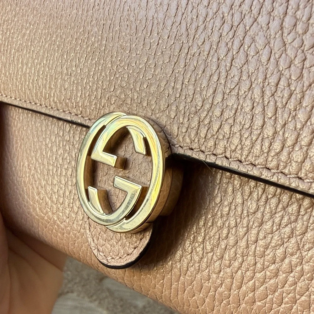 Authentic GUCCI Interlocking GG Beige Leather Long Bifold Wallet - Picture 3 of 10